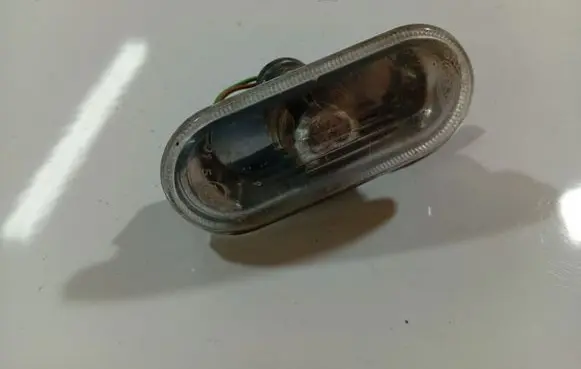 Volkswagen PASSAT B5.5 Front fender indicator light 1J0949117