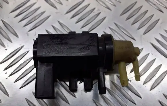 Volkswagen PASSAT B6 Valve vacuum 1K0906627