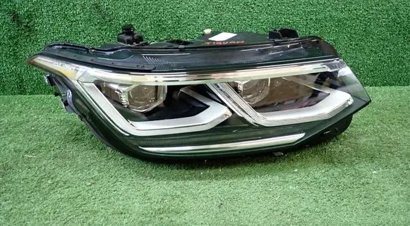 Volkswagen Tiguan Headlight/headlamp 5NB941114F