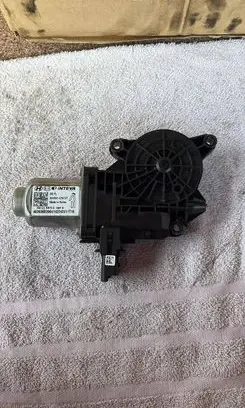 KIA Niro Front door window regulator motor 82450G5010
