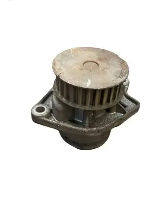 Volkswagen Golf IV Water pump 030121019J