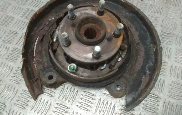 Subaru Legacy Rear wheel hub