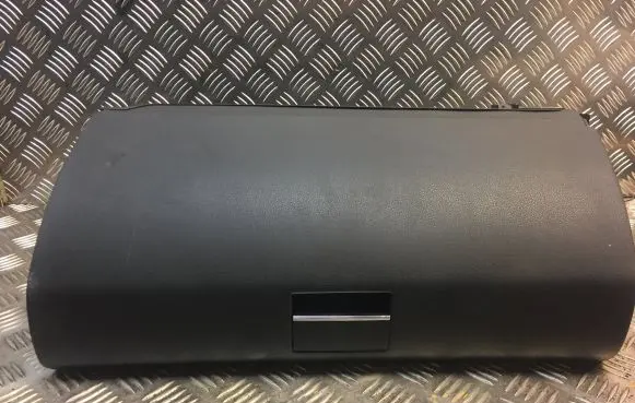 Mercedes-Benz A W169 Glove box