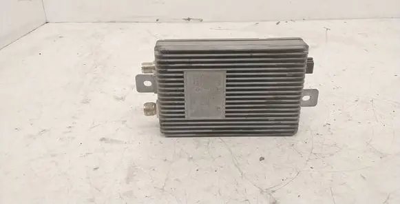 BMW 7 E38 Antenna control unit 83723742 ABD636 C0188