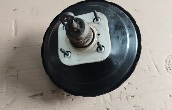 Chrysler Voyager Brake booster P04721721AA