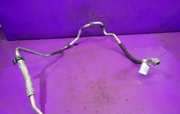 Volkswagen PASSAT B6 Air conditioning (A/C) pipe/hose 
