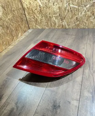Mercedes-Benz C W204 Rear/tail lights 2048203064