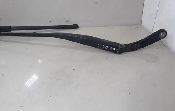 Renault Laguna II Front wiper blade arm 80004996