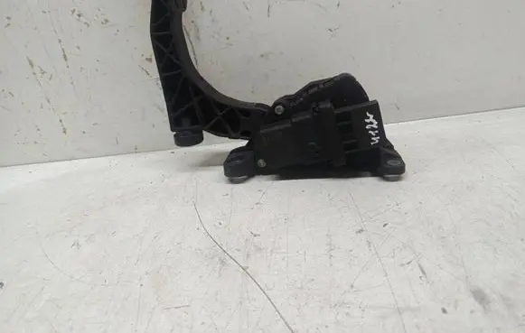 Audi A6 S6 C6 4F Accelerator throttle pedal 4F1723523A 6PV00898404 1814104