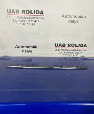 Front bumper splitter molding