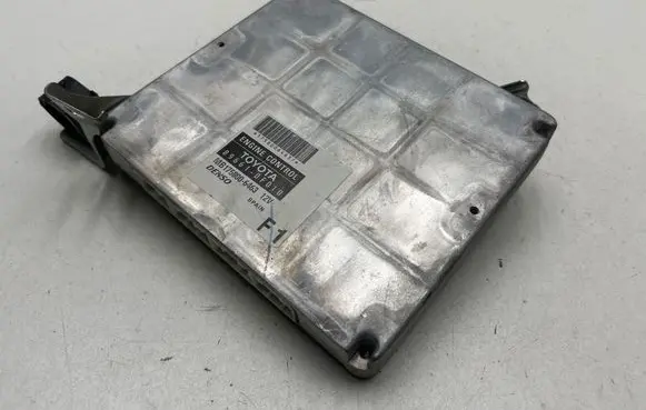 Toyota Corolla Verso E121 Engine control unit/module 1758006463 896610F010 MB1758006463