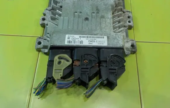 Ford C-MAX II Engine control unit/module AV6112A650BNA