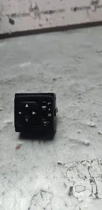Mitsubishi Grandis Wing mirror switch 183569