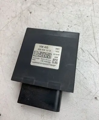 Volkswagen PASSAT B8 Fuel injection pump control unit/module 3Q0906121B