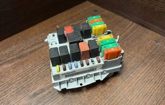 Iveco Daily 4th gen Fuse box set 69502058