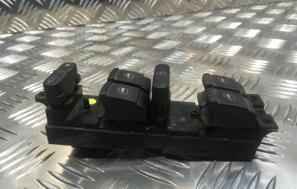 Volkswagen Golf IV Electric window control switch 1J4959857B