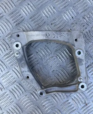 Peugeot 2008 II A/C compressor mount bracket 9826641380