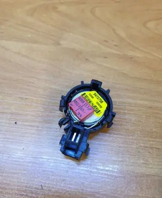Front door high frequency speaker