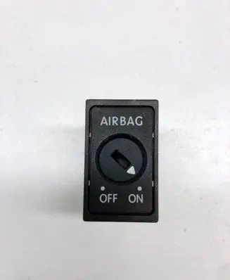 Passenger airbag on/off switch