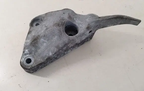 Opel Astra J Engine mounting bracket 13365327
