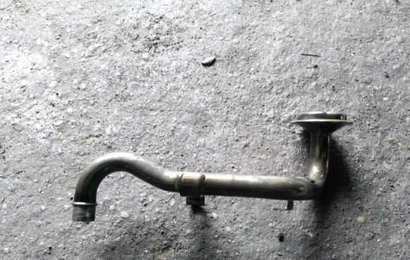 Volvo S60 Oil sump strainer pipe 