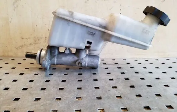 Hyundai ix35 Master brake cylinder