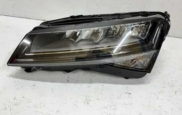 Skoda Superb B8 (3V) Headlight/headlamp 3V1941015C
