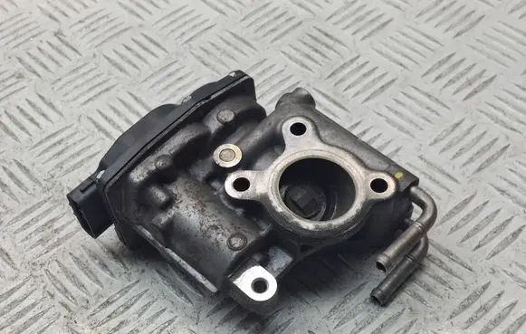Toyota Avensis T270 EGR valve VN1501000042 258000R010