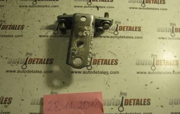 Mitsubishi Lancer Rear door lower hinge