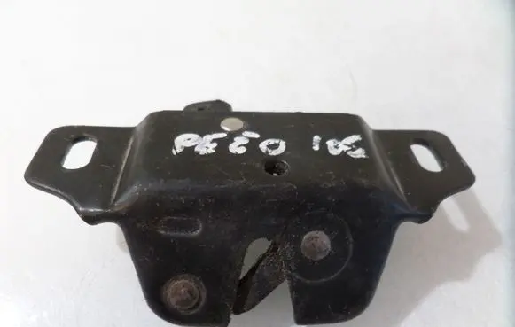 Peugeot 106 Loading door lock 