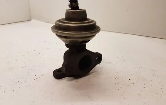 Audi A4 S4 B5 8D EGR valve 028131501E