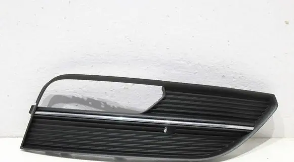 Audi A3 S3 8V Front fog light trim/grill 8V3807682A