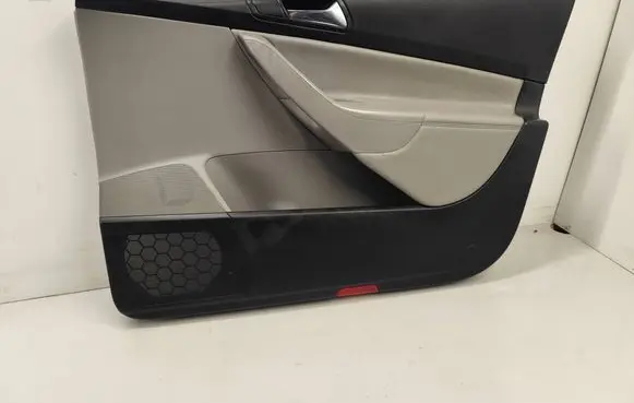 Volkswagen PASSAT B6 Front door card panel trim 3C1867012