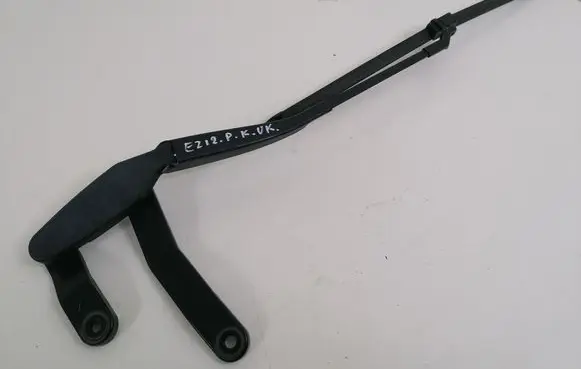Mercedes-Benz E W212 Front wiper blade arm A2128201044