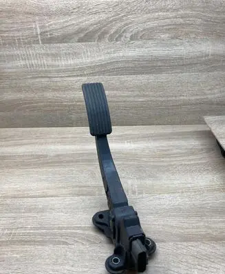 Dodge Caliber Accelerator throttle pedal 04891585AB 07059A3B