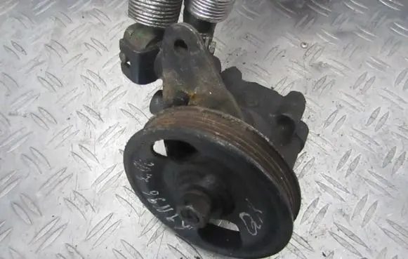 Nissan Maxima Power steering pump 491104qu15