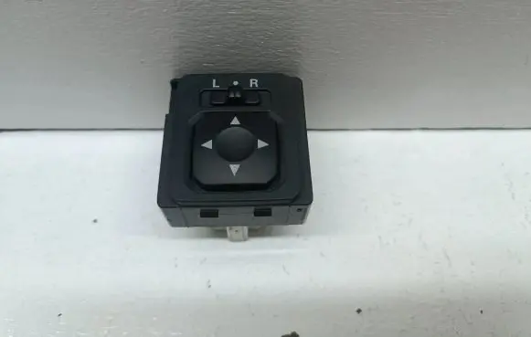 Mitsubishi Lancer VIII Wing mirror switch 183569 183570