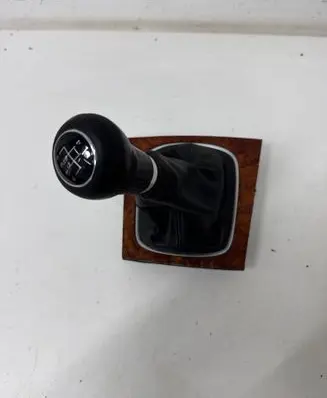 Audi A3 S3 8P Gear shifter surround trim plastic 8P0864261B K03061707