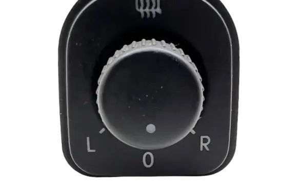 Wing mirror switch