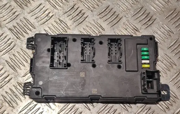 BMW 2 F22 F23 Alarm control unit/module 6135986698002
