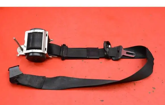 Opel Astra H Front seatbelt 560834901