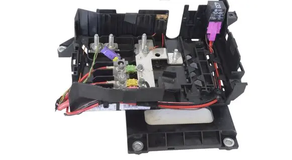 Volkswagen Polo VI Fuse box set 7L0937548C