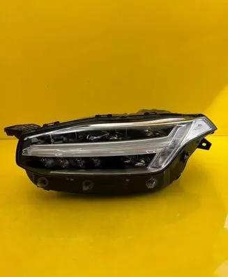 Volvo XC90 Headlight/headlamp 32228694