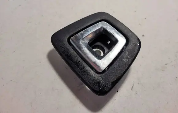 BMW 7 G11 G12 Tie down hook / loop 7348517