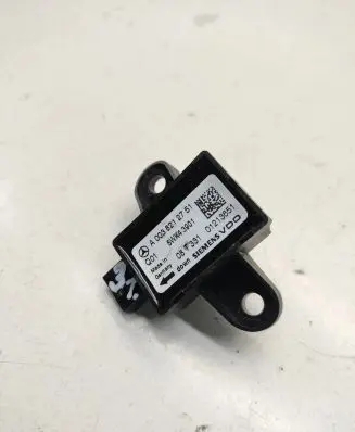 Mercedes-Benz ML W164 Airbag deployment crash/impact sensor A0038212751