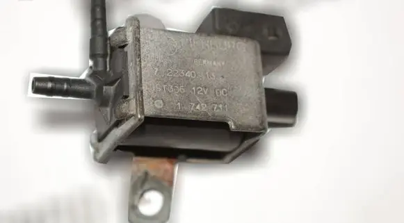BMW 5 E39 Turbo solenoid valve 1742711