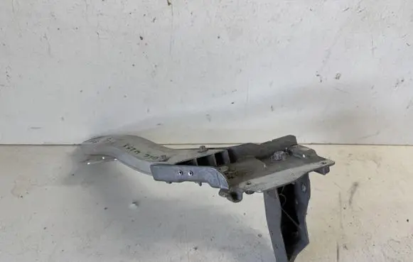 Mercedes-Benz GLC X253 C253 Headlight/headlamp mounting bracket 