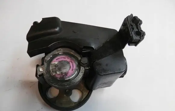 Peugeot 206 Power steering pump 9662127480