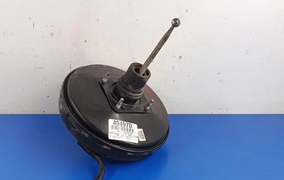 Volkswagen Golf III Brake booster IHI612105H