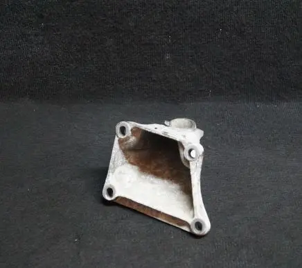 BMW 7 E65 E66 Engine mounting bracket 6754616